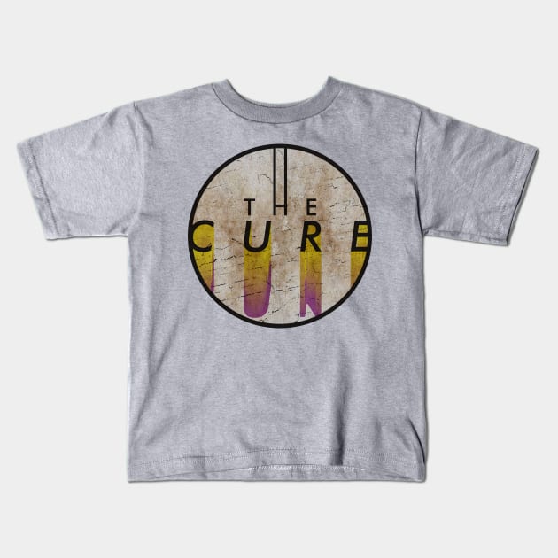 THE CURE - VINTAGE YELLOW CIRCLE Kids T-Shirt by GLOBALARTWORD